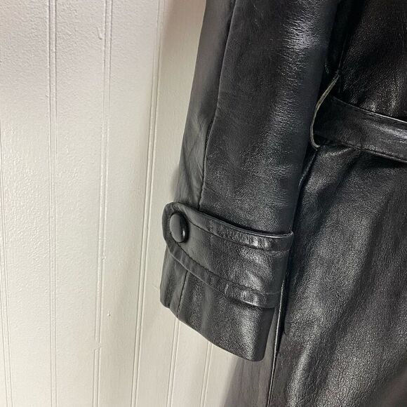 VINTAGE Leather Coat With Fox Fur Collar - Picture 4 of 9